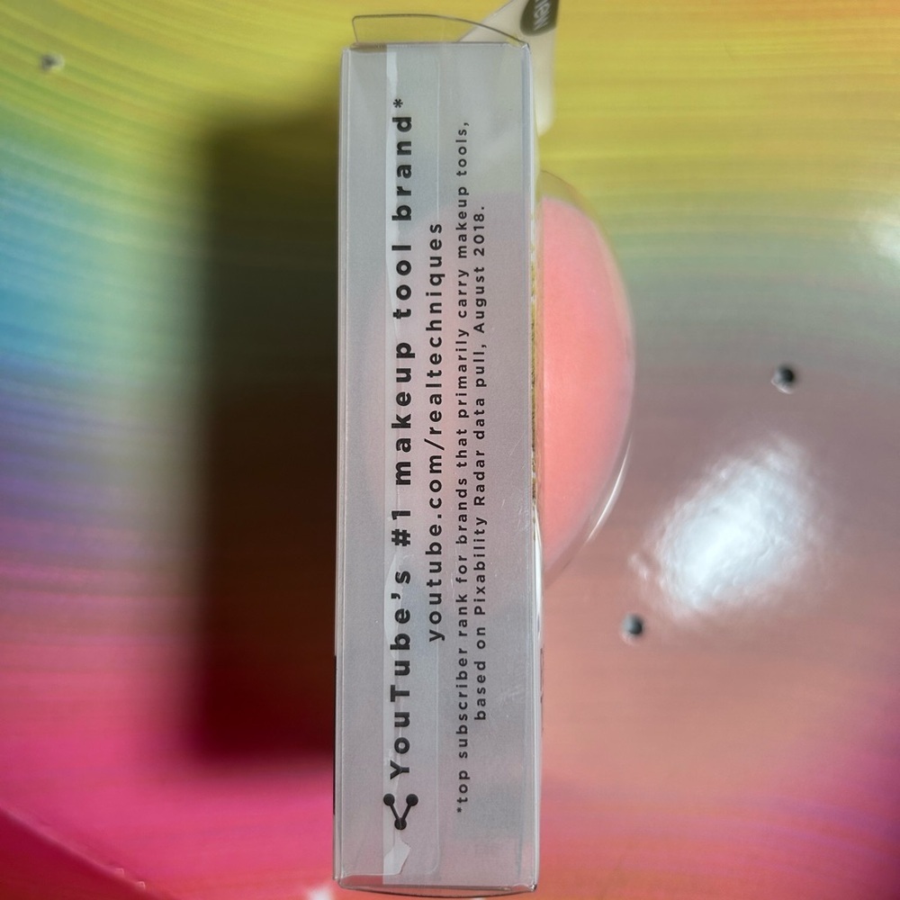 Real Techniques miracle powder sponge - Picture 5 of 8